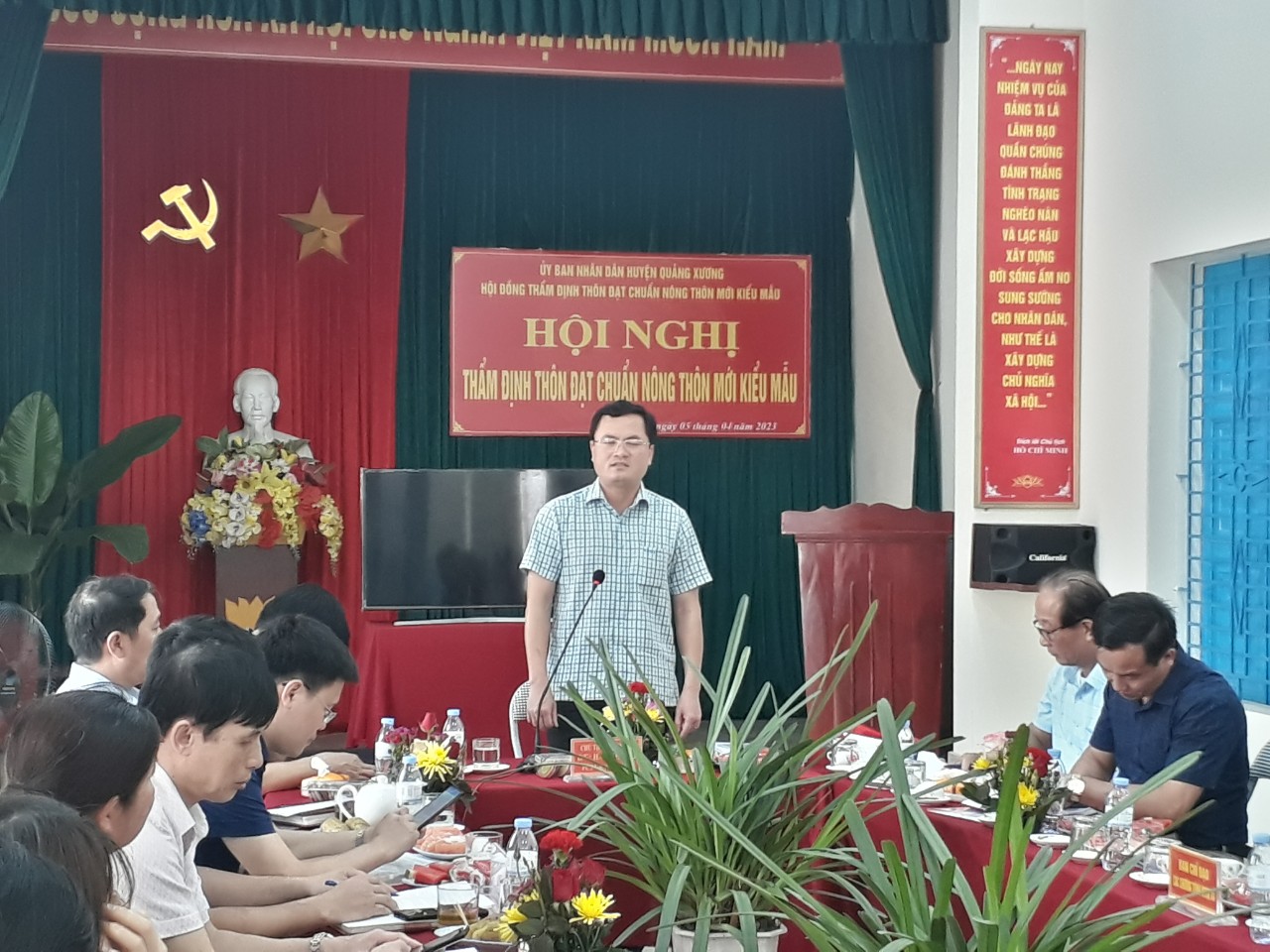 Hội đồng thẩm định NTM huyện Quảng Xương, tổ chức hội nghị thẩm định thôn Phú Đa, xã Quảng Đức đạt chuẩn NTM kiểu mẫu năm 2023.